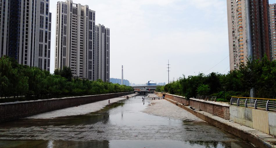 李村河君峰路至峰山路段竣工 变身"水印绿廊" 李村河君峰路至峰山路段竣工 变身"水印绿廊"